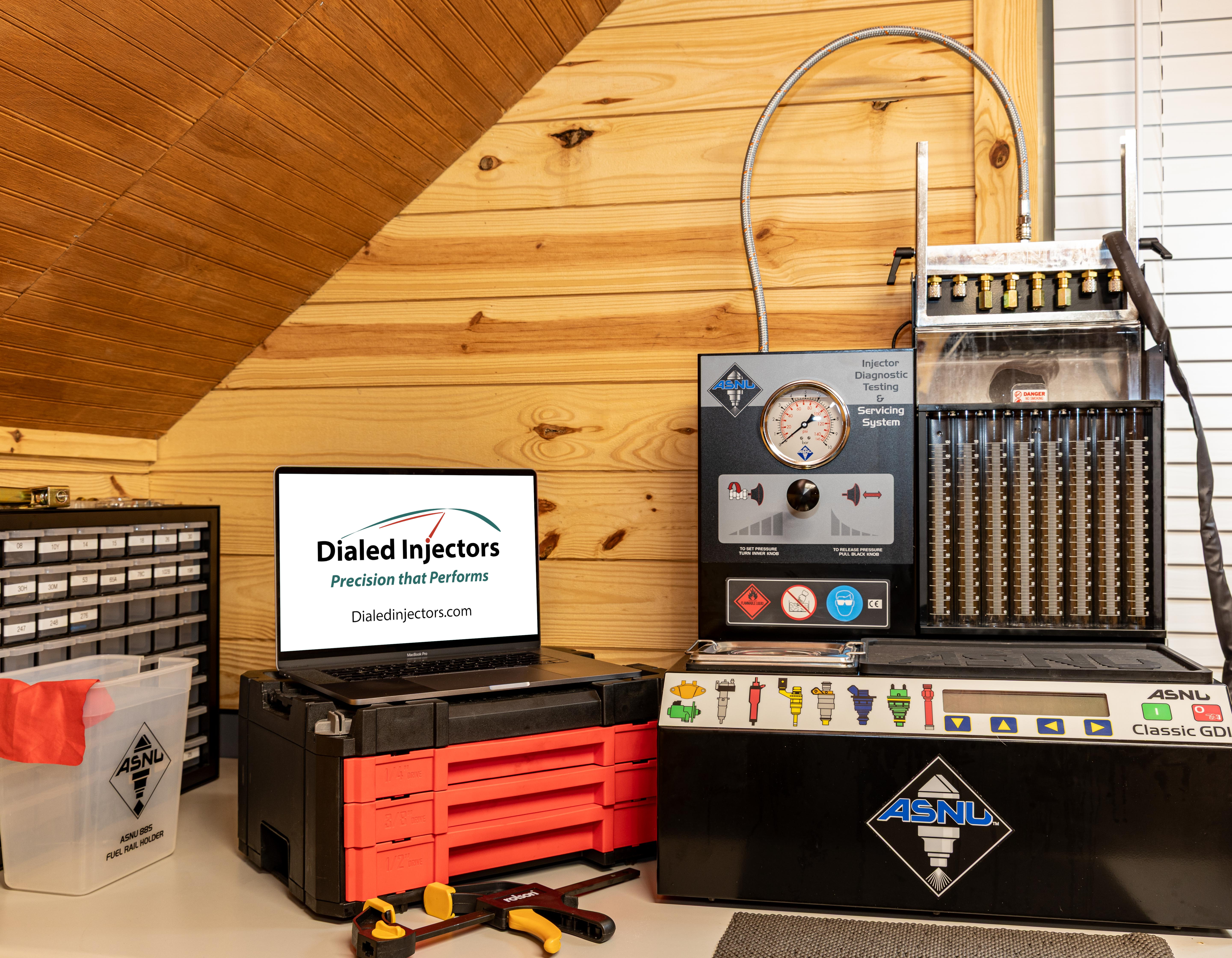 ASNU M-5000 diagnostic workstation used for marine fuel injector testing